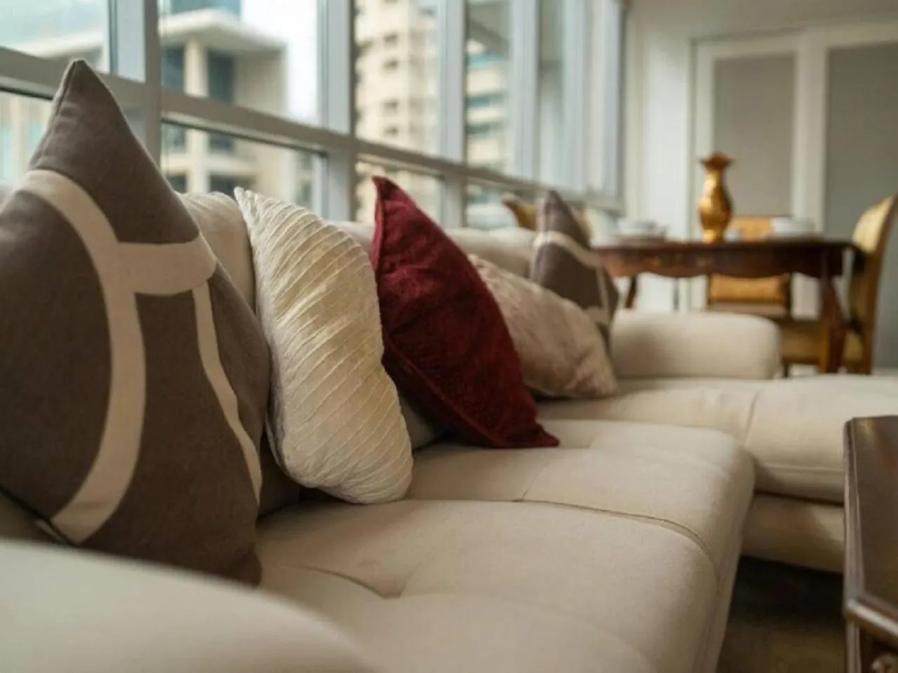 Elegant Apartment Overlooking Dubai Mall Fountain.