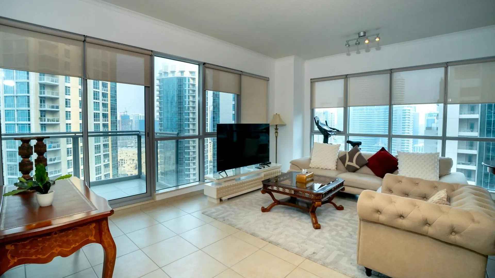 Elegant Apartment Overlooking Dubai Mall Fountain. United Arab Emirates