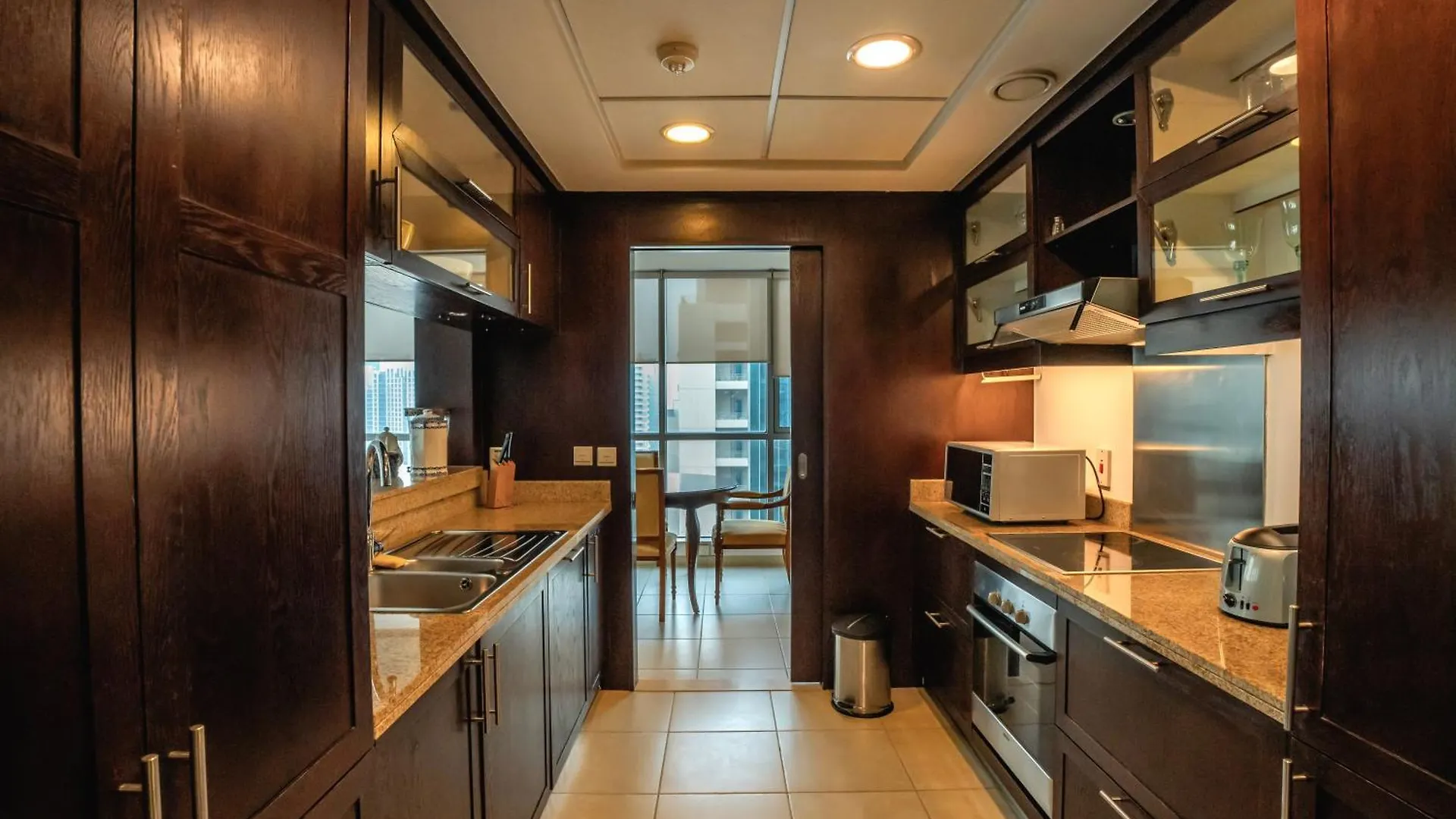 Elegant Apartment Overlooking Dubai Mall Fountain.