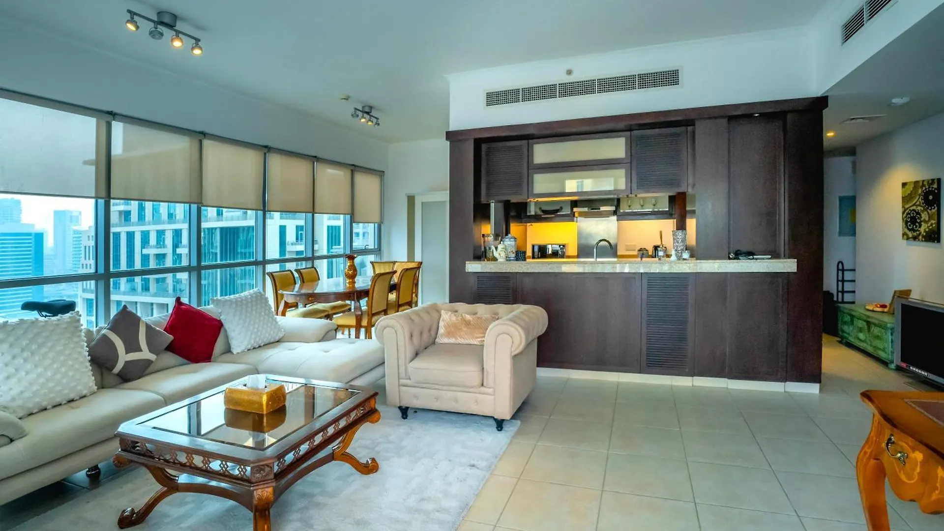 Elegant Apartment Overlooking Dubai Mall Fountain.